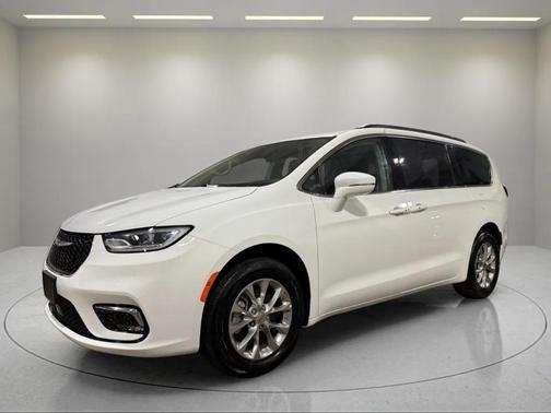 2022 Chrysler Pacifica Touring-L
