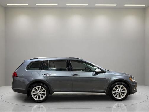 2017 Volkswagen Golf Alltrack TSI SE