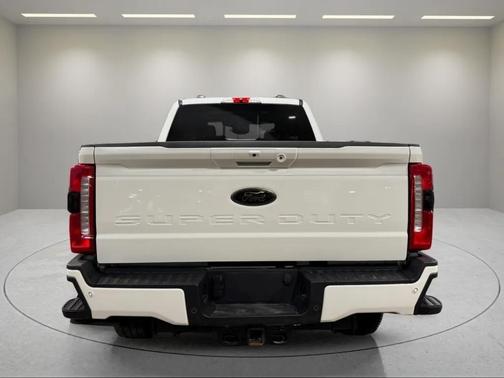 2024 Ford F-350 Lariat Super Duty