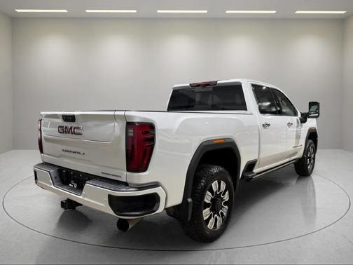 2024 GMC Sierra 2500 Denali