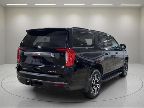 2023 GMC Yukon XL AT4
