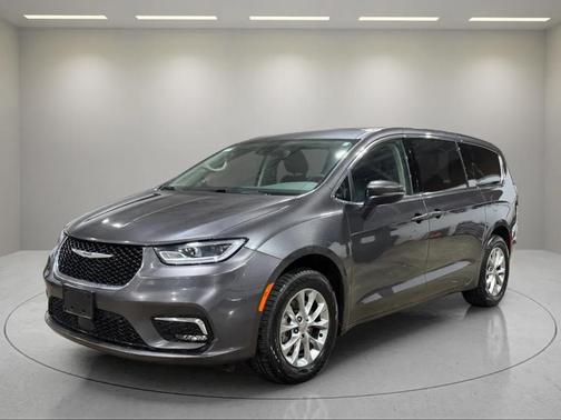 2023 Chrysler Pacifica Touring-L
