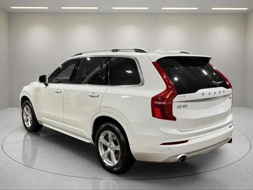 2018 Volvo XC90 T5 Momentum