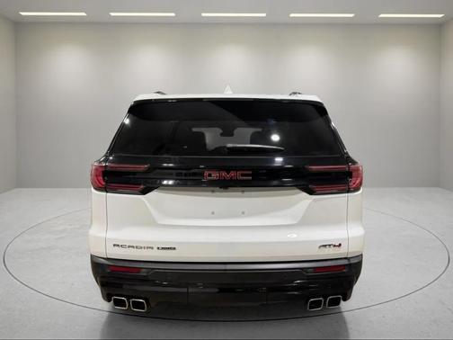 2024 GMC Acadia AT4