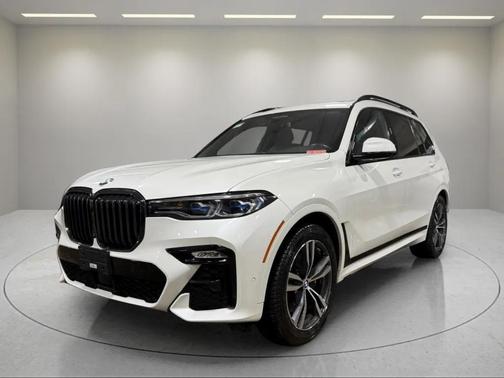2022 BMW X7 M50i