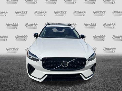 2025 Volvo XC60 Plug-In Hybrid T8 Core