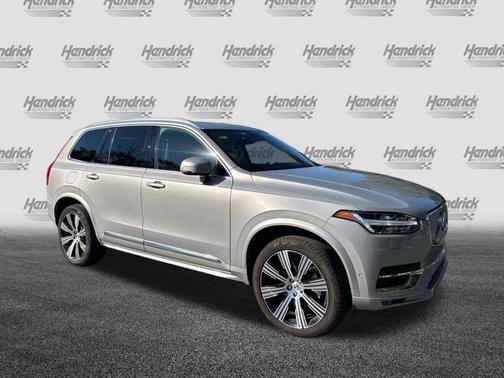 2024 Volvo XC90 Plus Bright Theme