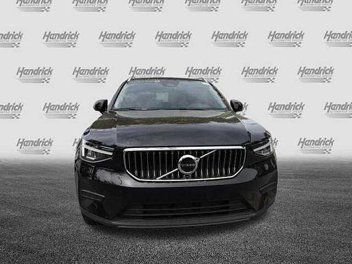Onyx Black 2025 Volvo XC40 Core