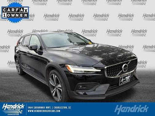2025 Volvo V60 Cross Country Plus