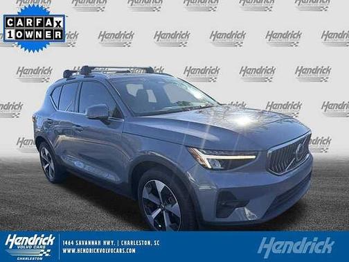 2023 Volvo XC40 Plus Bright Theme