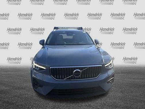 2023 Volvo XC40 Plus Bright Theme