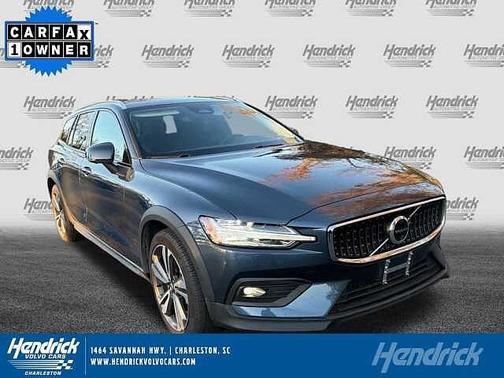 2025 Volvo V60 Cross Country Plus