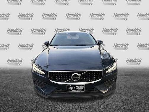 2025 Volvo V60 Cross Country Plus