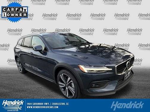 2025 Volvo V60 Cross Country Plus