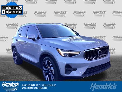 2023 Volvo XC40 Plus Bright Theme