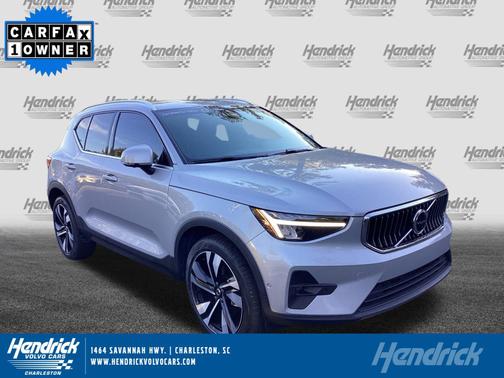 2023 Volvo XC40 Plus Bright Theme