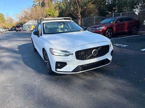 2024 Volvo S60 Plus