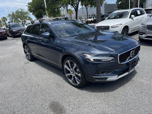 2024 Volvo V90 Cross Country B6 Ultimate