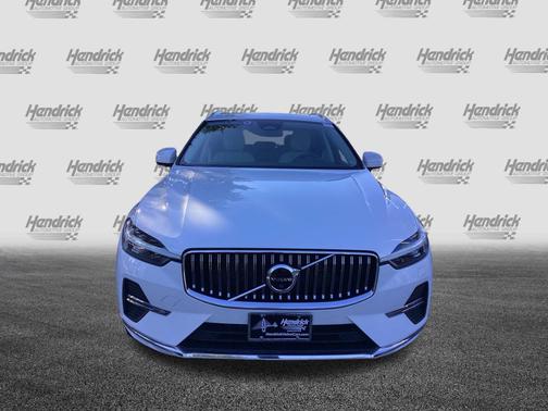 2023 Volvo XC60 Plus Bright Theme