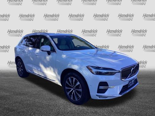 2023 Volvo XC60 Plus Bright Theme