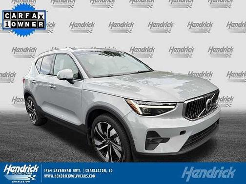 Vapour Grey 2024 Volvo XC40 Plus