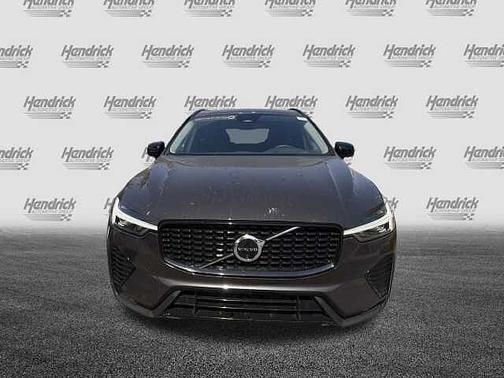 Platinum Grey 2025 Volvo XC60 Plus