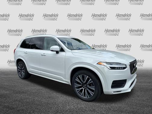 2022 Volvo XC90 Momentum
