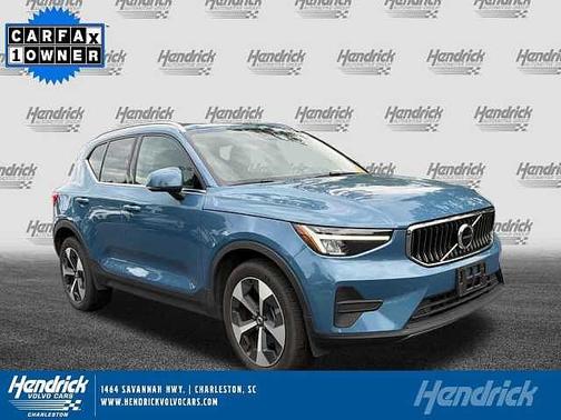 Fjord Blue 2025 Volvo XC40 Core