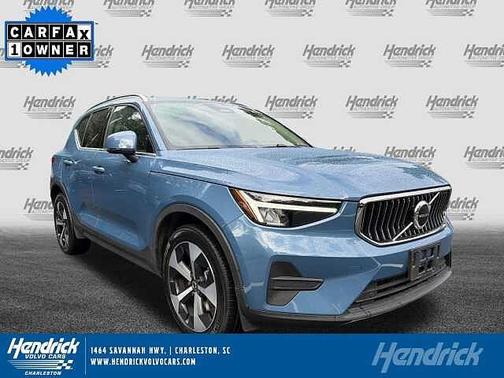 Fjord Blue 2025 Volvo XC40 Core