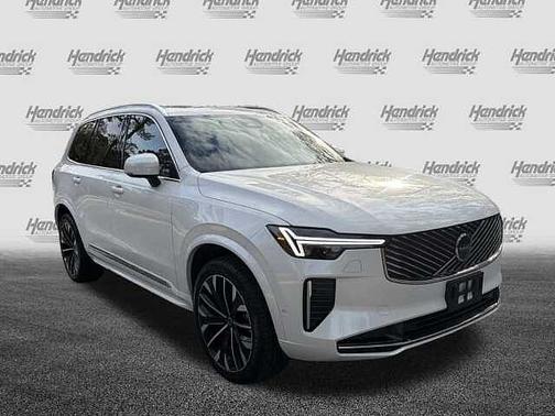 2025 Volvo XC90 Plus