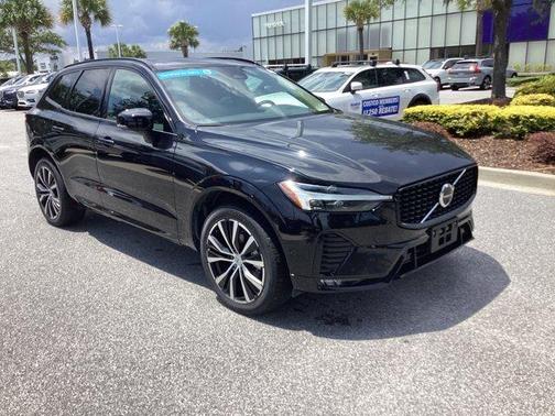 2024 Volvo XC60 B5 Plus Dark Theme