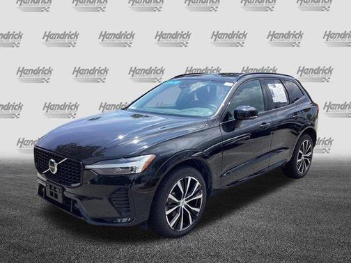 2024 Volvo XC60 B5 Plus Dark Theme