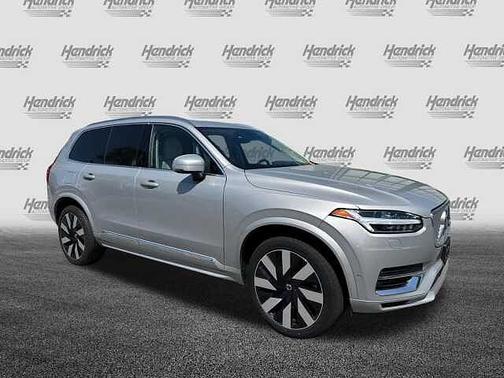 Silver Dawn 2024 Volvo XC90 Ultimate Bright Theme