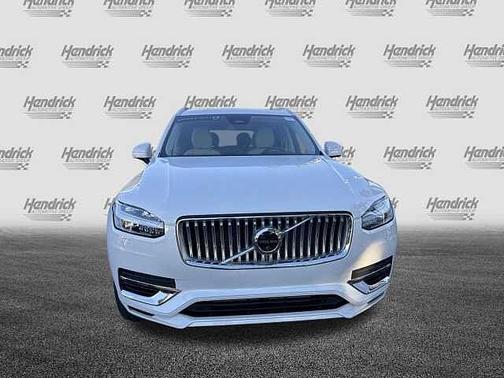Crystal White 2025 Volvo XC90 Plus