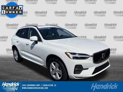 2022 Volvo XC60 B5 Momentum