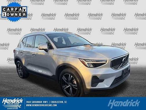 2025 Volvo XC40 Core