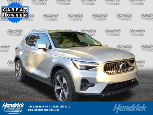 2023 Volvo XC40 Plus Bright Theme