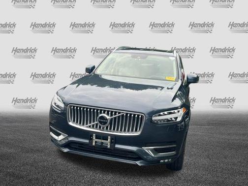 2022 Volvo XC90 T6 Inscription 7 Passenger