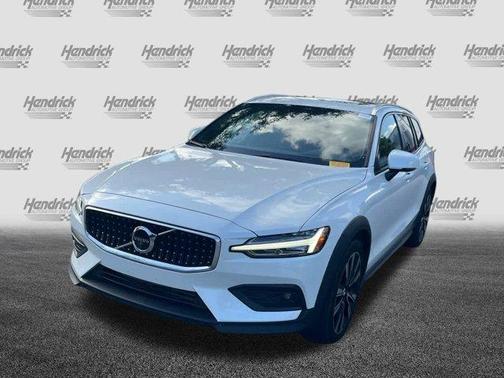 2021 Volvo V60 Cross Country T5