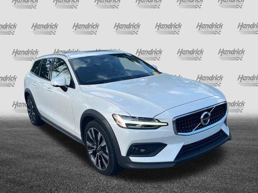 2021 Volvo V60 Cross Country T5
