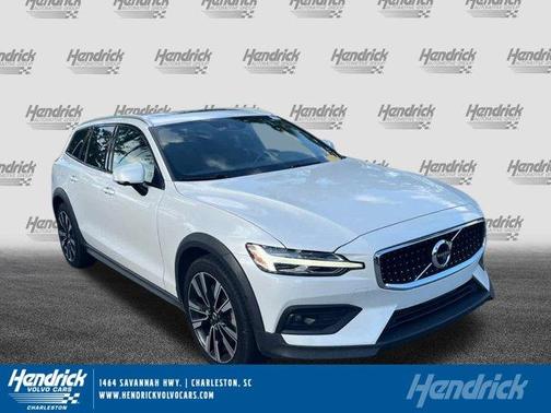 2021 Volvo V60 Cross Country T5