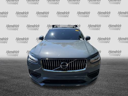 2022 Volvo XC90 Momentum