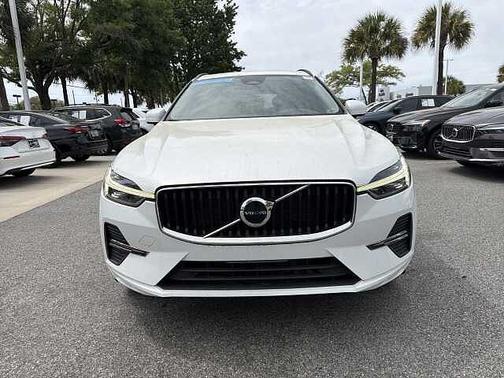 Crystal White 2023 Volvo XC60 Core