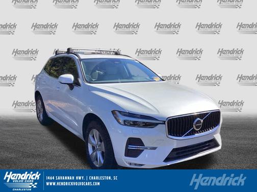 2022 Volvo XC60 Momentum