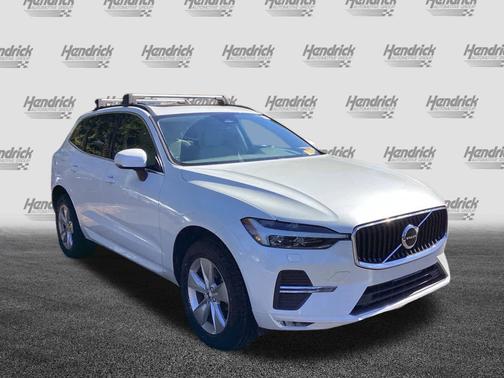 2022 Volvo XC60 Momentum
