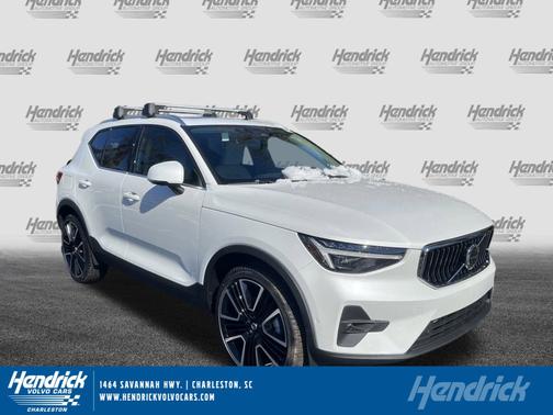 2025 Volvo XC40 Plus Bright Theme