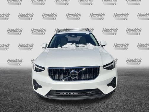 2025 Volvo XC40 Plus Bright Theme