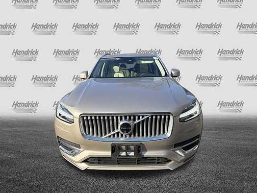 2023 Volvo XC90 Plus