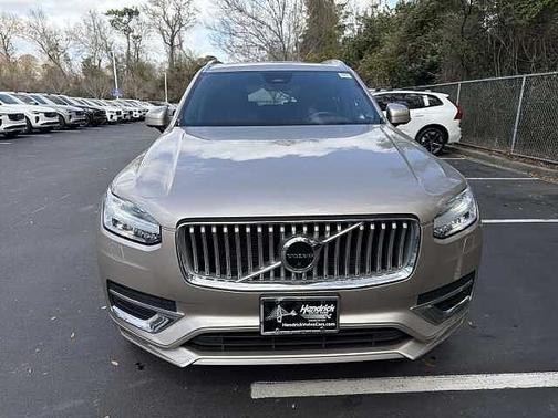 2023 Volvo XC90 Plus