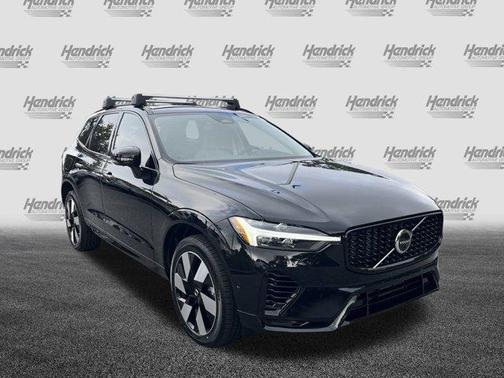 2025 Volvo XC60 Plug-In Hybrid T8 Plus